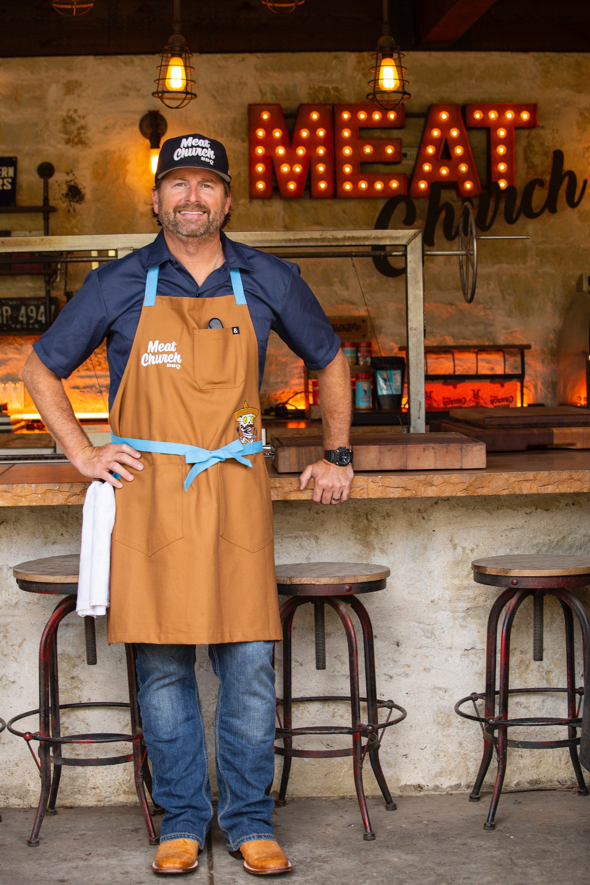 hedley-and-bennett-meat-church-apron-duck-tan-k1 image_912805a7-8b3f-48b2-8698-64cb1afdc18a.jpg